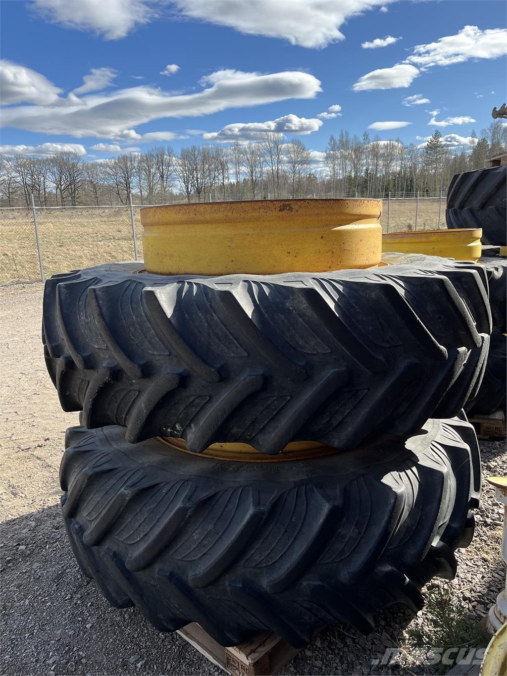  650/65x42, 540/65x30 Banden, wielen en velgen