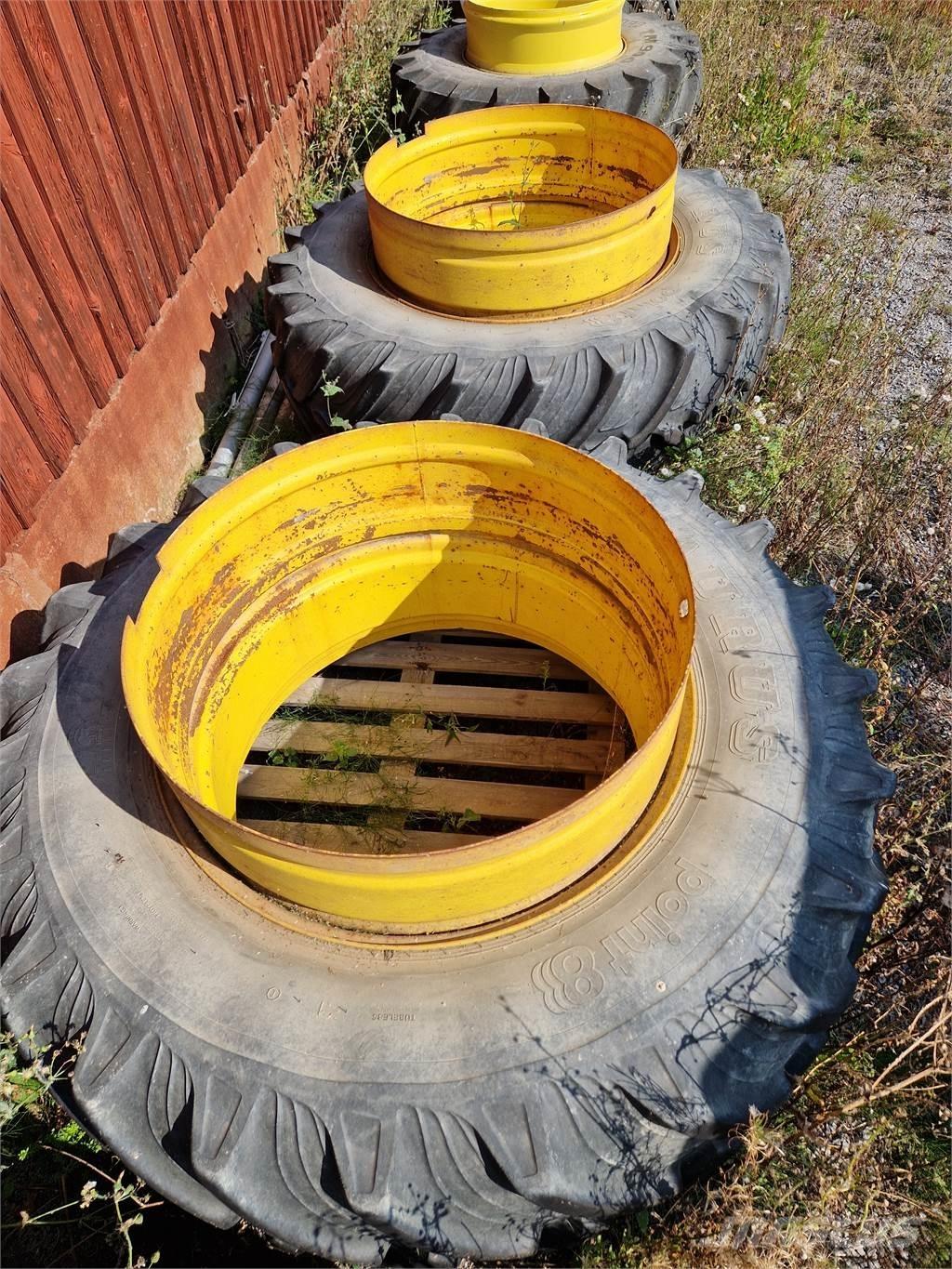  650/65x42, 540/65x30 Banden, wielen en velgen