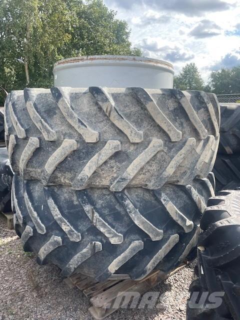  650/65X42 DUBBELMONTAGE Banden, wielen en velgen