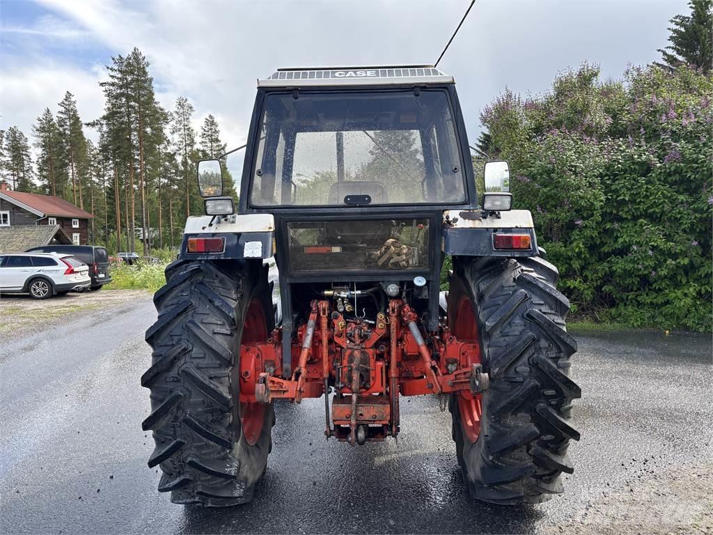 Case IH 1490 4WD Tractoren
