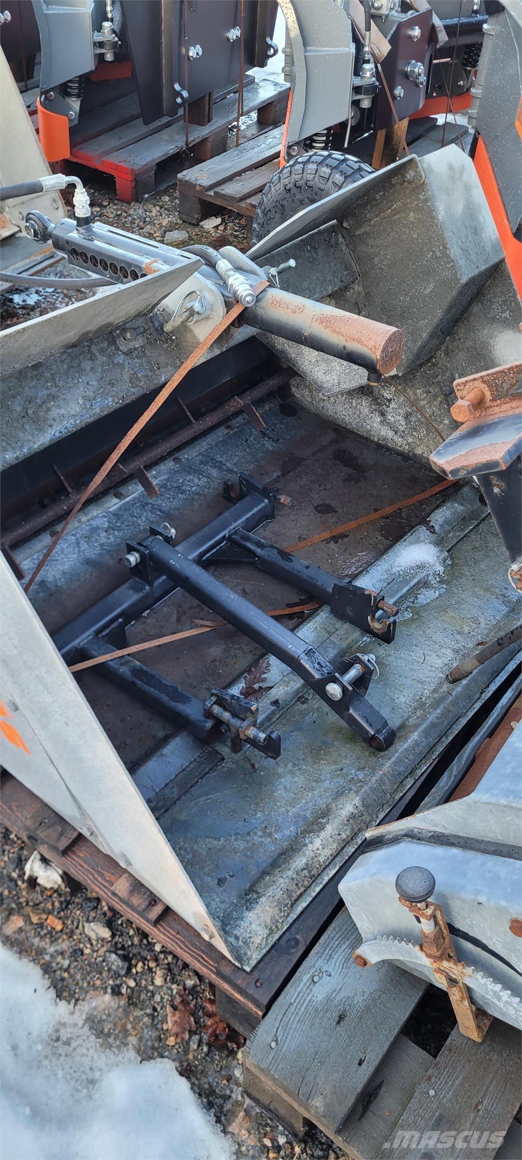 Fjärås 400/1100 Zand- en zoutstrooimachines