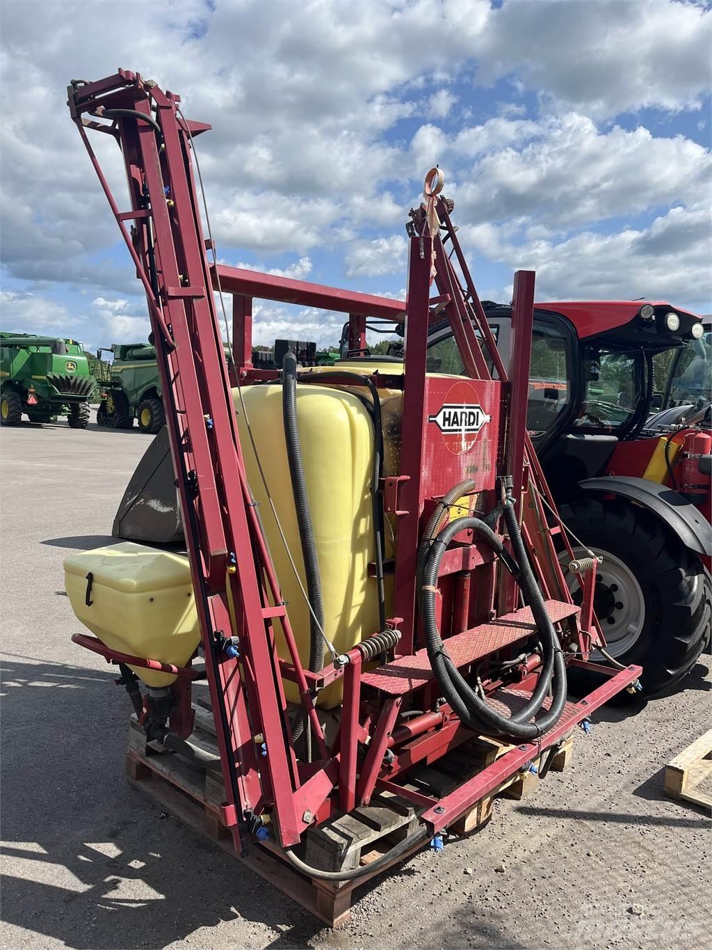 Hardi TLY 1000 Getrokken spuitmachines