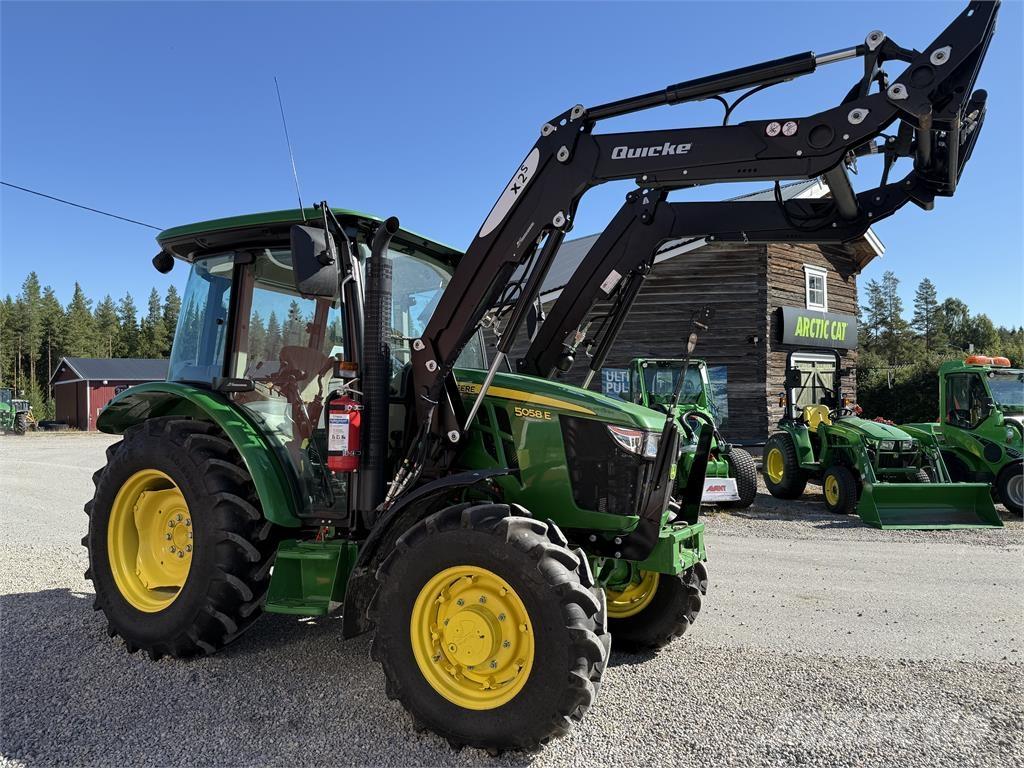 John Deere 5058E Tractoren
