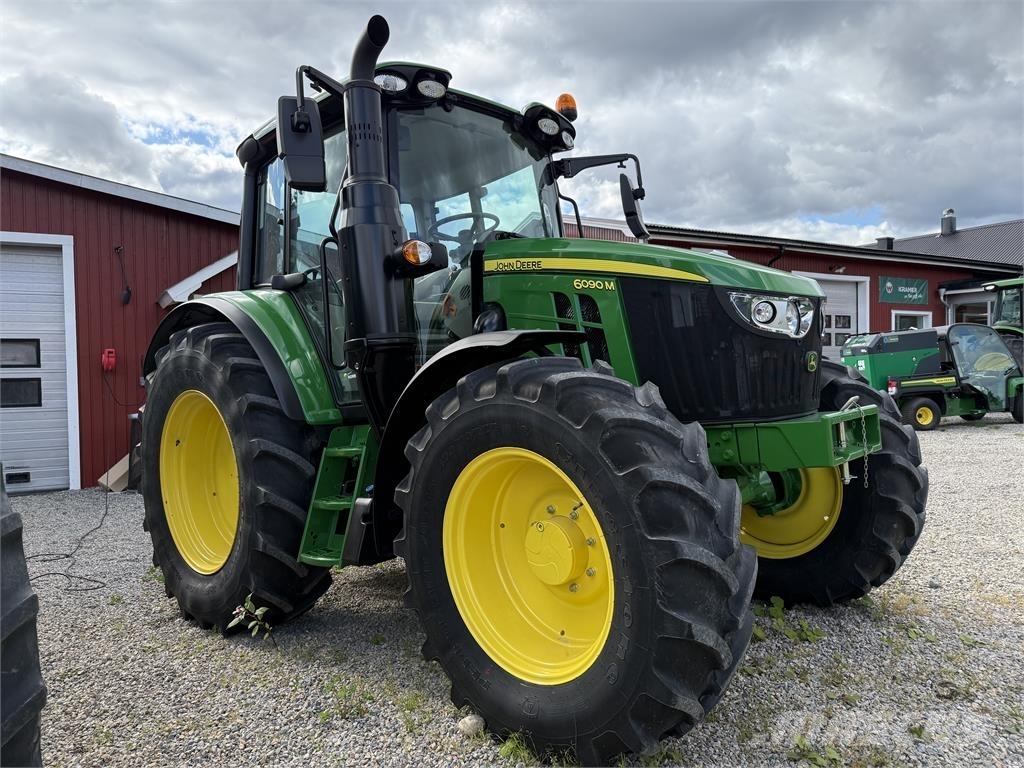 John Deere 6090M Tractoren
