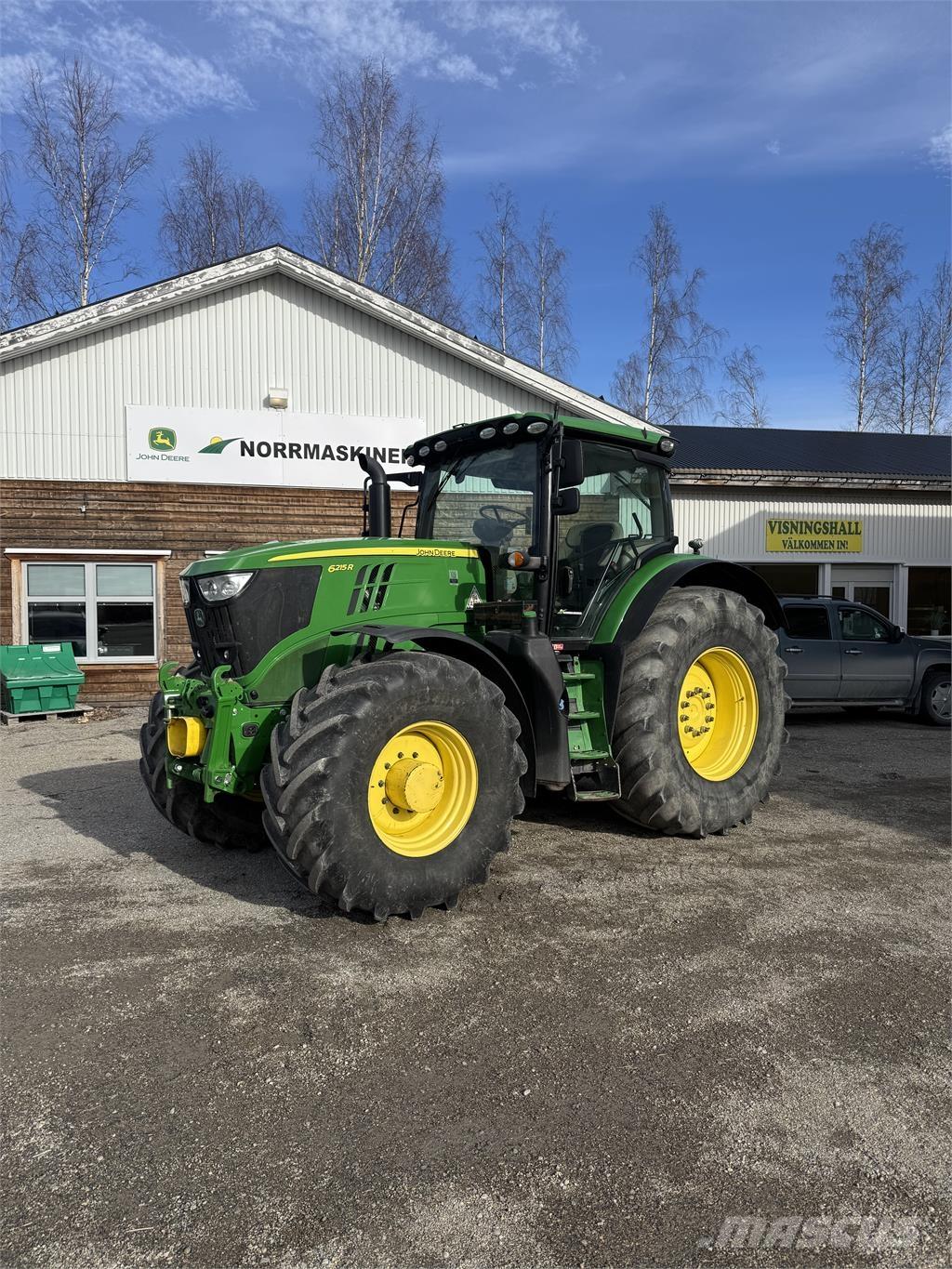 John Deere 6215R Tractoren