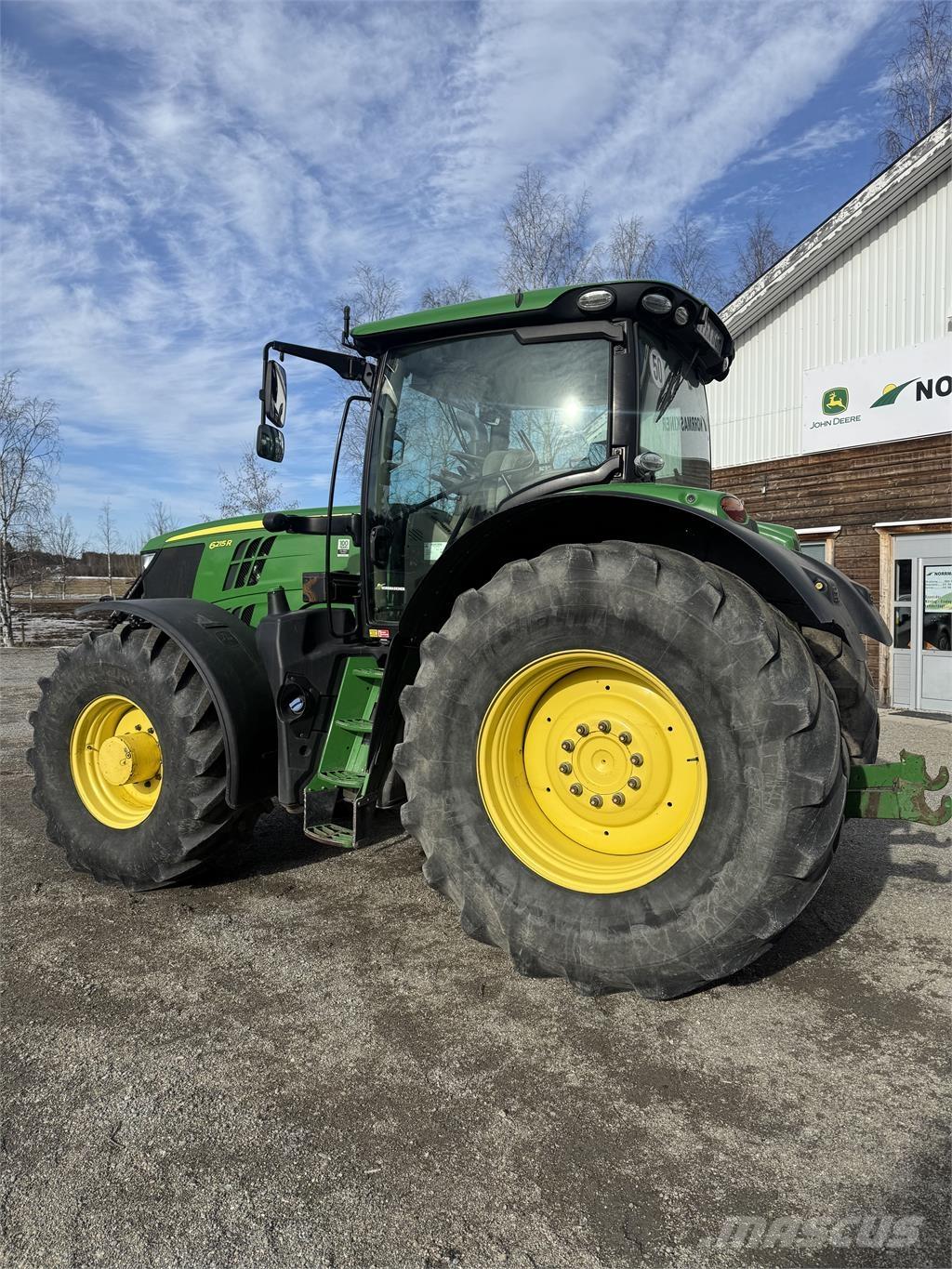 John Deere 6215R Tractoren