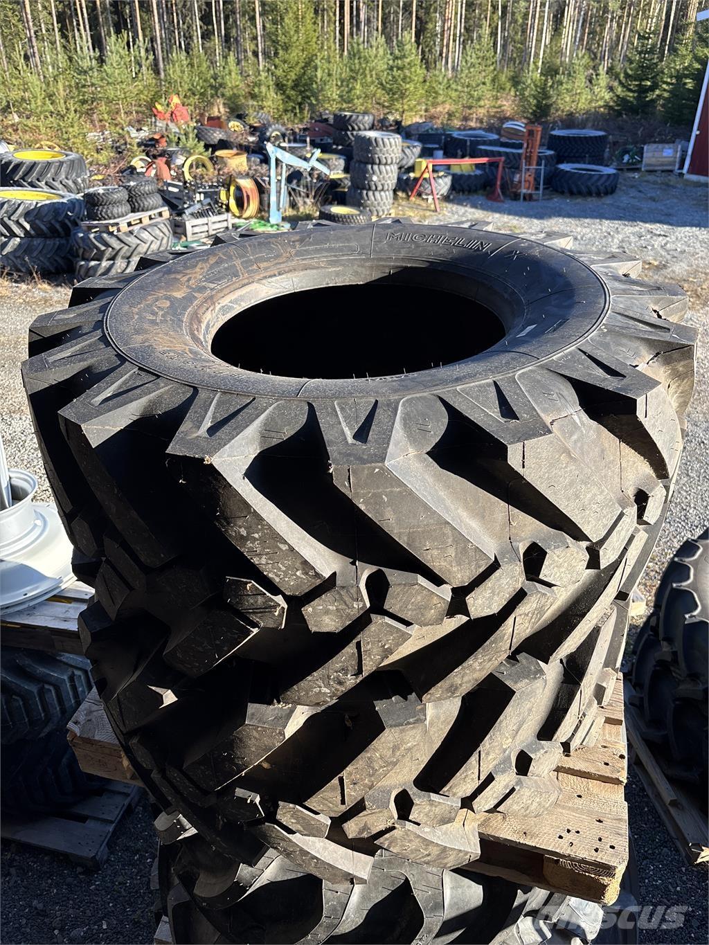 Michelin Däck 18R22,5 Banden, wielen en velgen