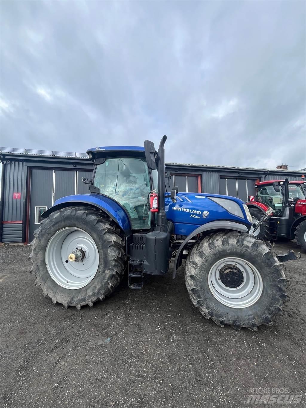 New Holland T7.225 Tractoren