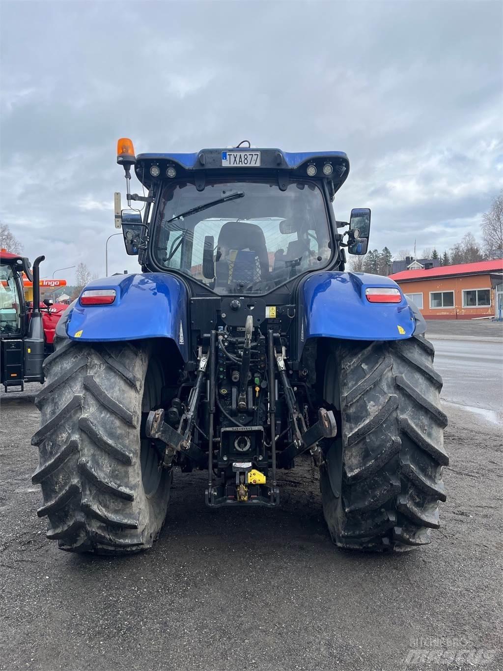 New Holland T7.225 Tractoren
