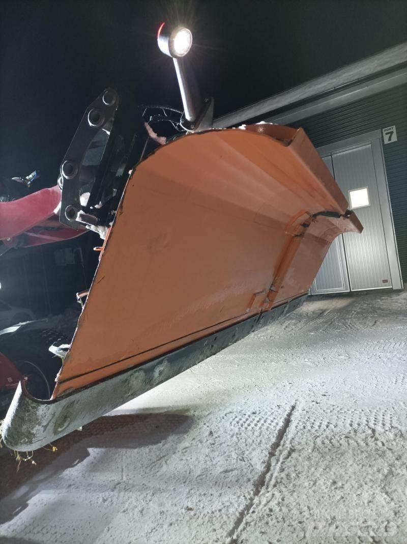 Pronar VIKPLOG 330 Overige tweedehands voorzetapparatuur en componenten