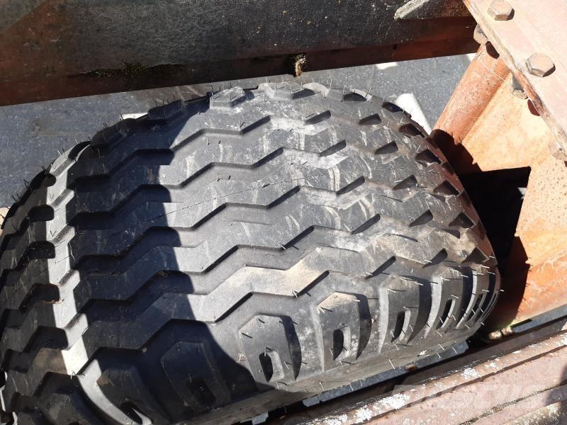  TIMMERVAGN BOGGI Bosbouwaanhangers