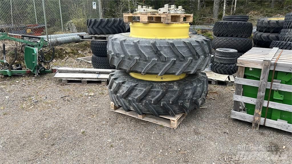 Trelleborg 520/85R42 Banden, wielen en velgen