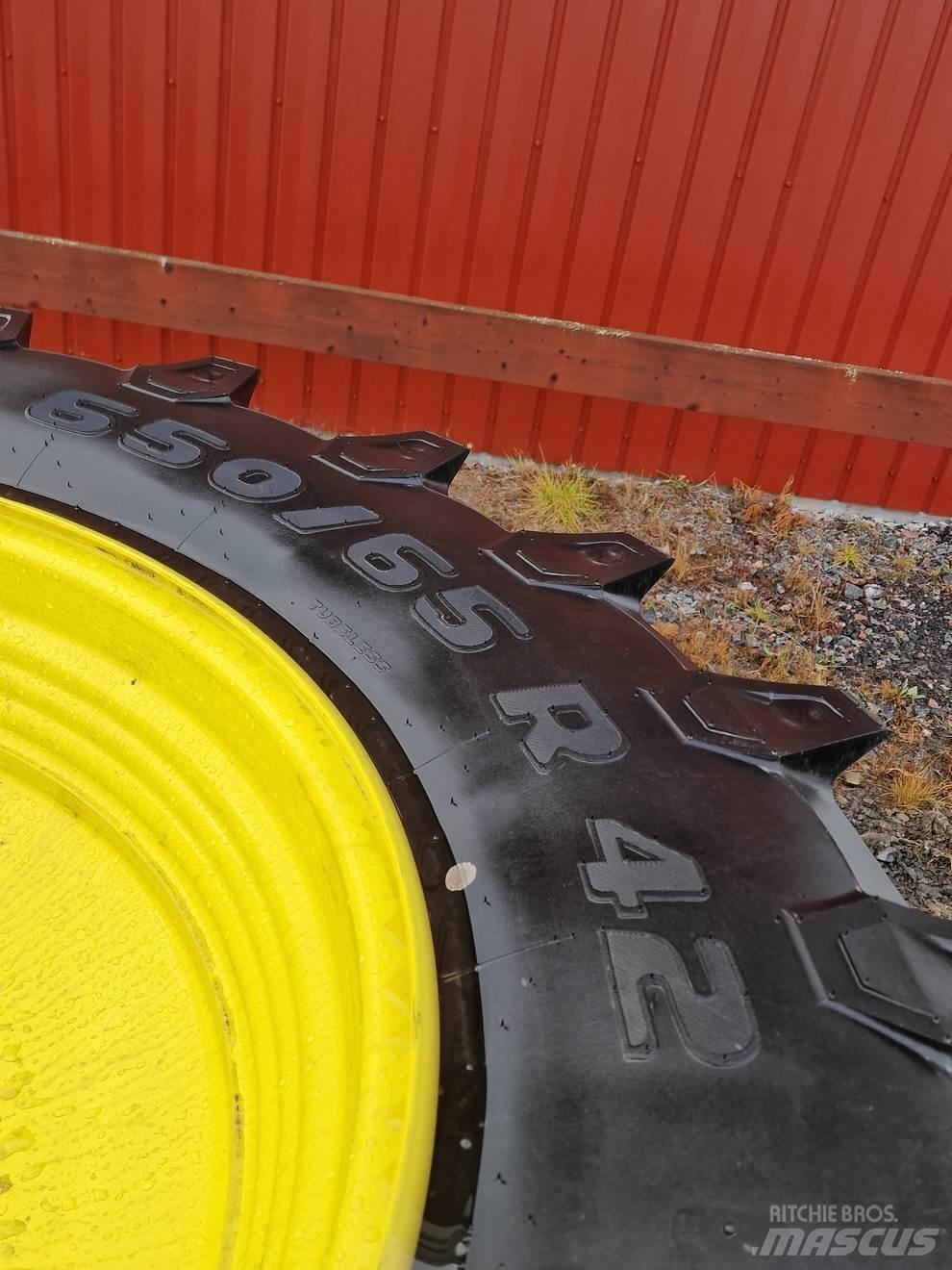 Trelleborg TM800 Banden, wielen en velgen