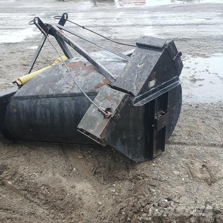  V-SLUNGA 2M Overige wegenonderhoudsmachines