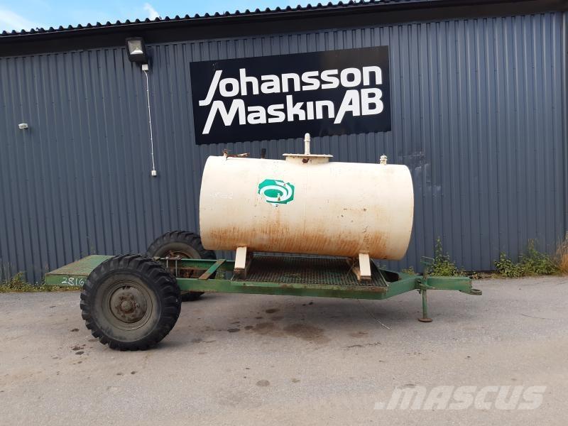  VAGN 1-AXLAD MED TANK Universele aanhangers