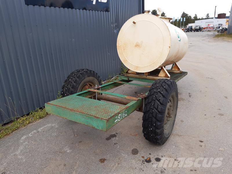  VAGN 1-AXLAD MED TANK Universele aanhangers