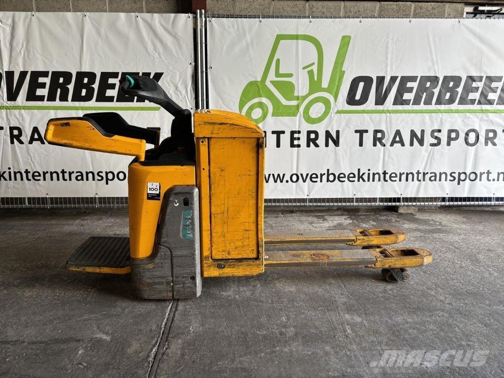 Jungheinrich ERE 225 Zelfrijdende stapelaars