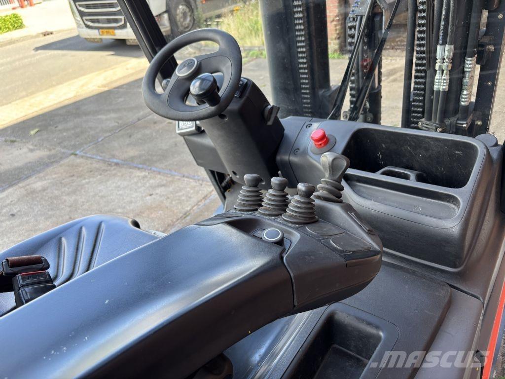 Linde E30-01 Elektrische heftrucks