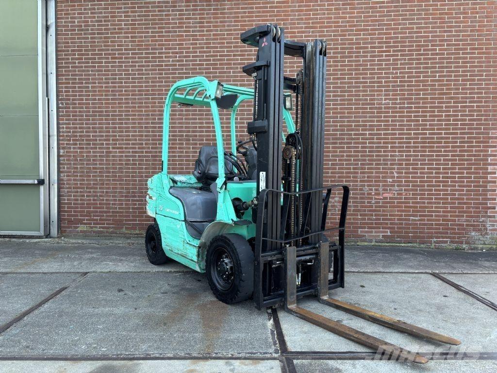 Mitsubishi FD25N Diesel heftrucks