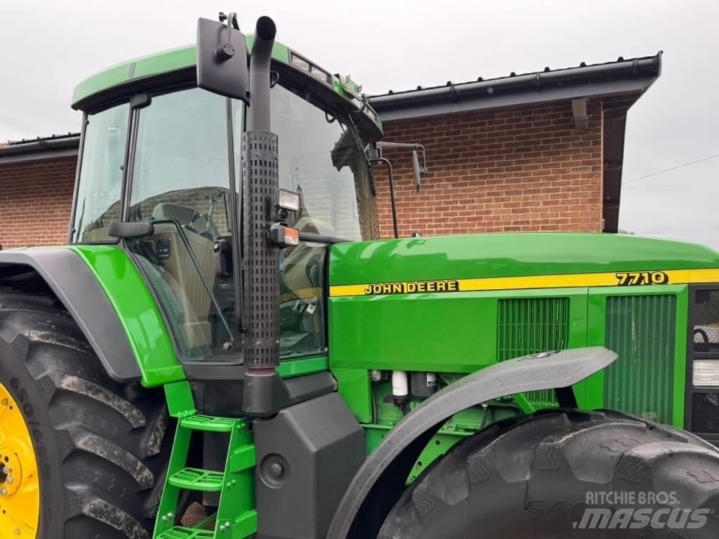 John Deere 7710 Tractoren