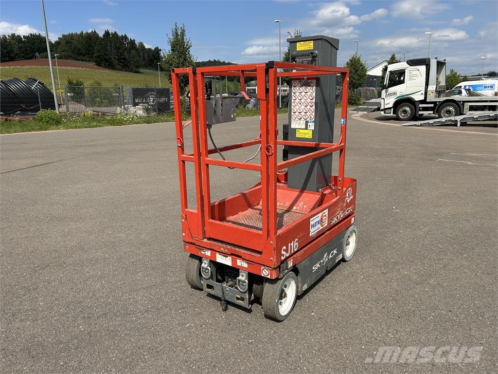 SkyJack SJ16 Zelfrijdende knikarm hoogwerker