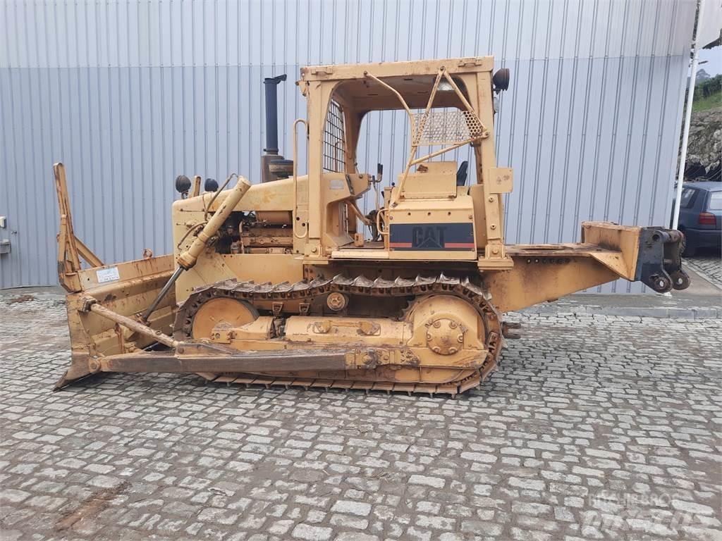 CAT D4E Pijpenleggers
