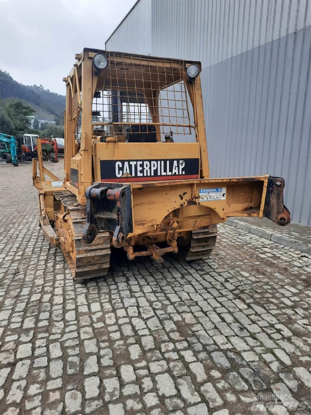 CAT D4E Pijpenleggers