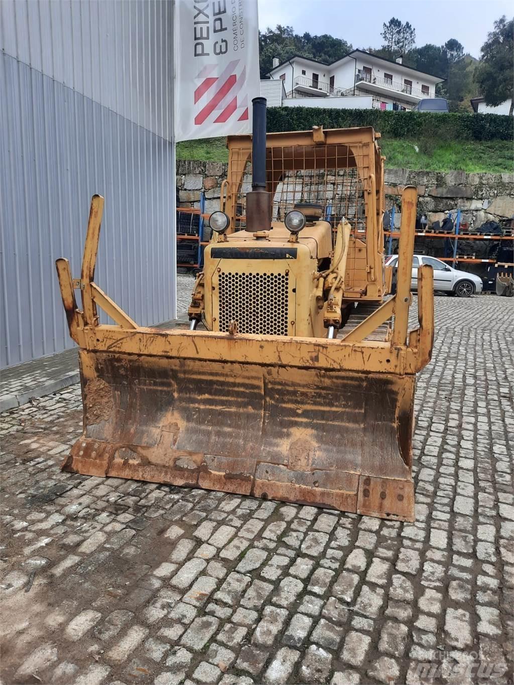 CAT D4E Pijpenleggers