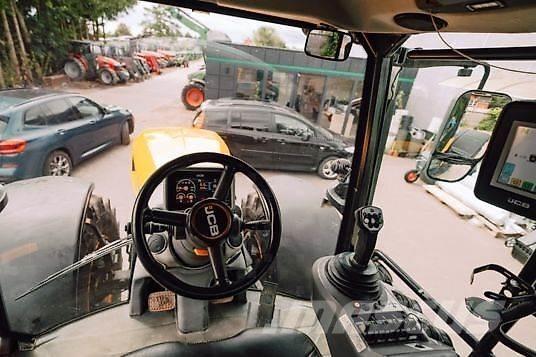 JCB FASTRAC 4220 Tractoren