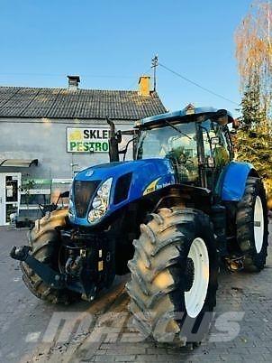 New Holland T7030 Tractoren