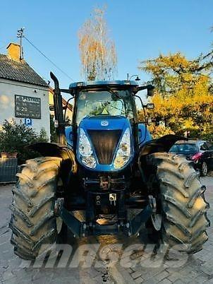 New Holland T7030 Tractoren