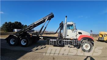 Mack CV713 Anders