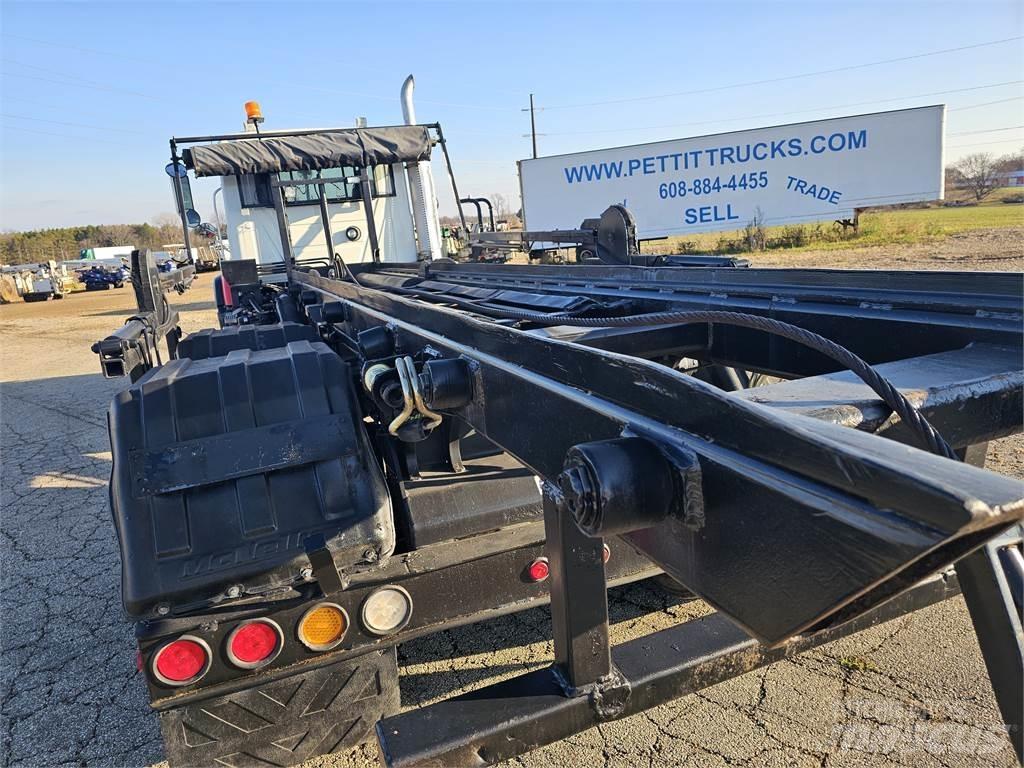 Mack CV713 Anders