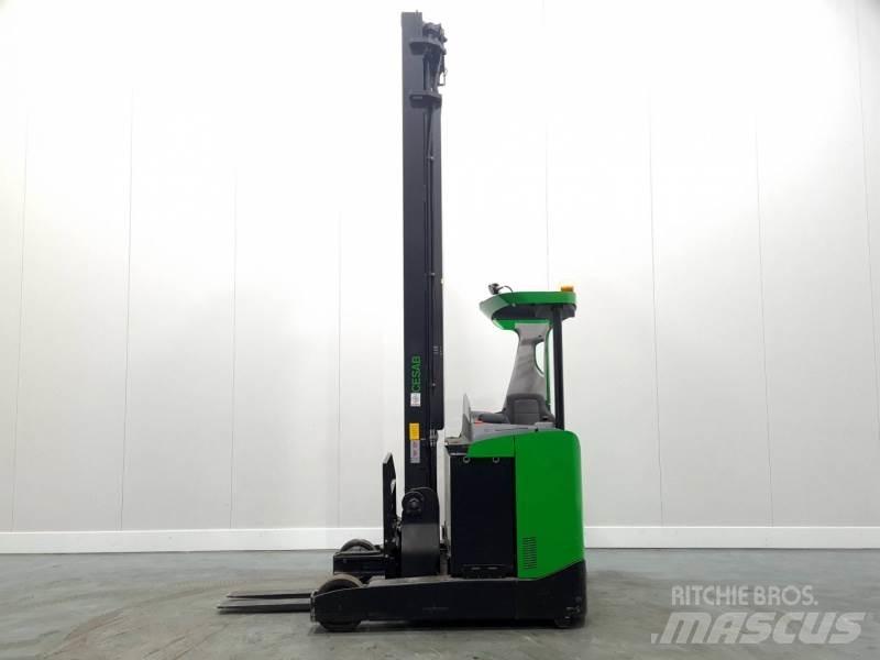 BT R318 Reachtruck voor hoog niveau