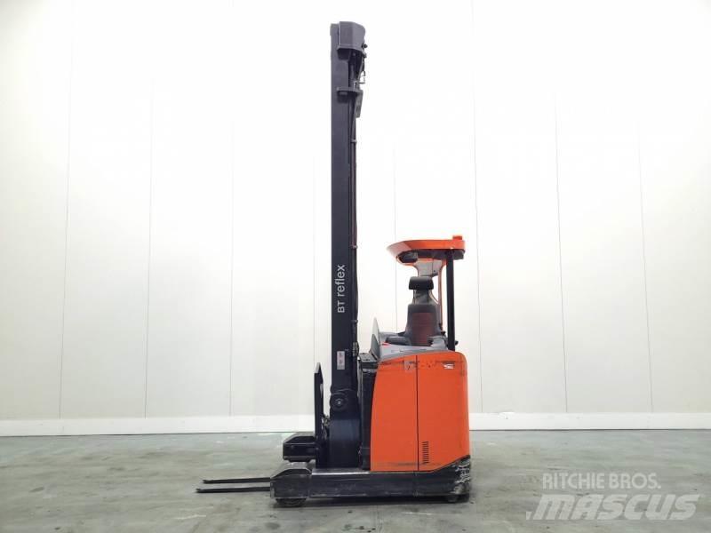 BT RRE160E Reachtruck voor hoog niveau