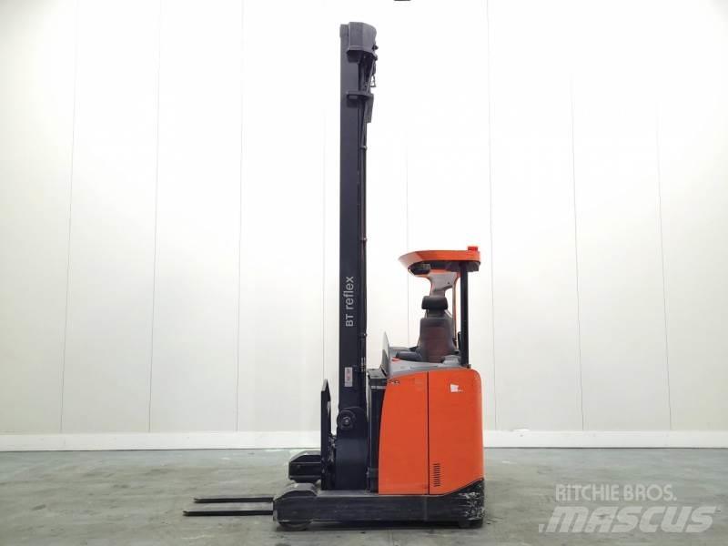 BT RRE160E Reachtruck voor hoog niveau