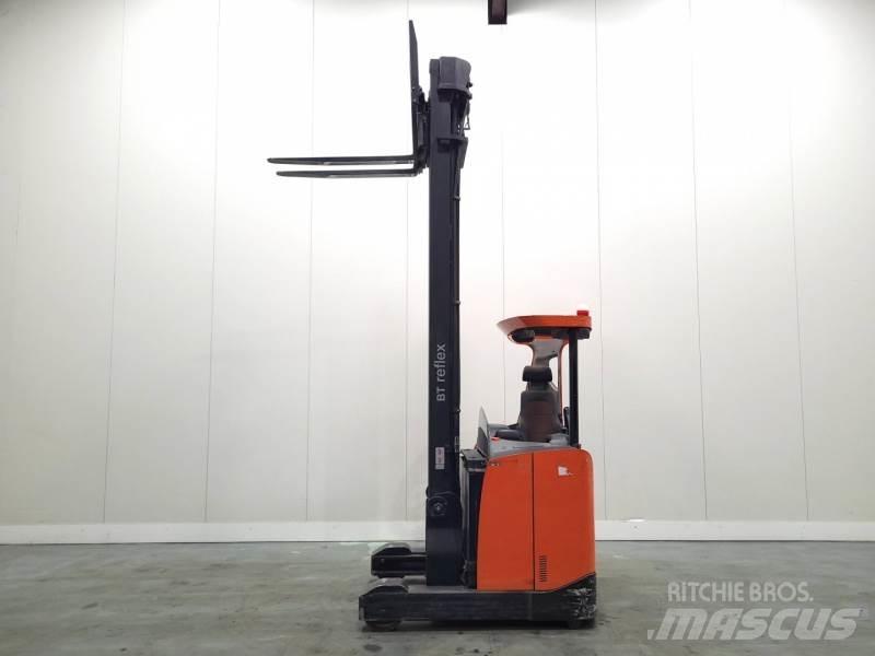 BT RRE160E Reachtruck voor hoog niveau