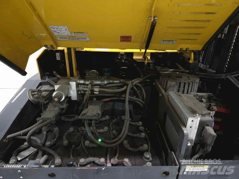 Combilift CBE3000 Four-way truck
