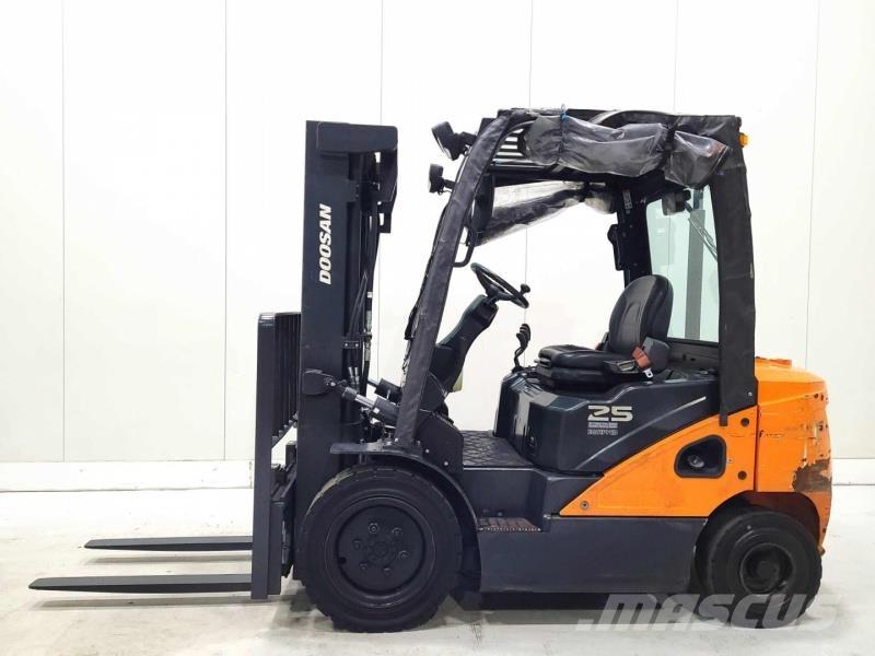 Doosan D25S-7 Diesel heftrucks