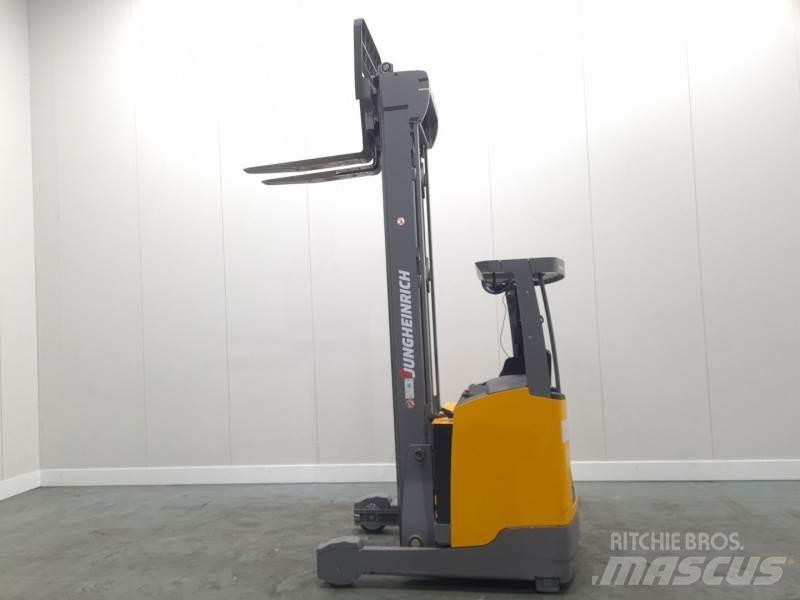 Jungheinrich ETV318 Reachtruck voor hoog niveau
