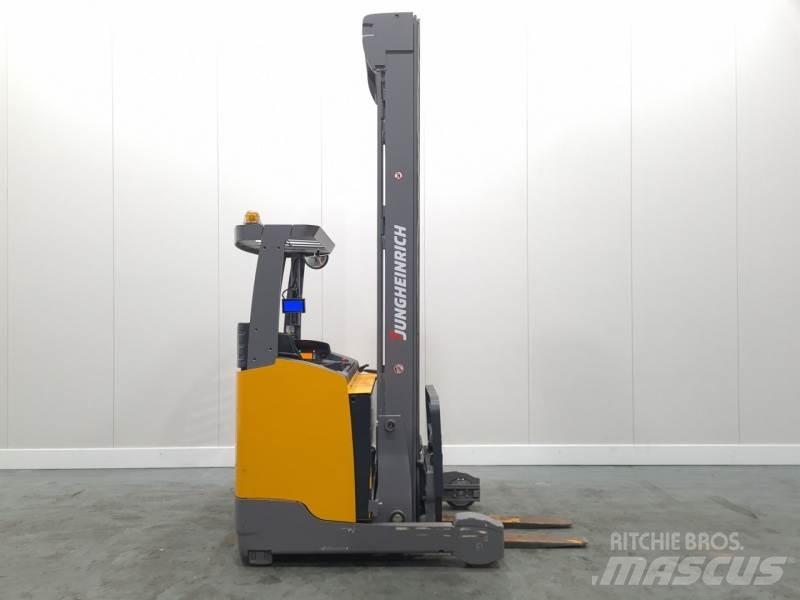 Jungheinrich ETV318 Reachtruck voor hoog niveau