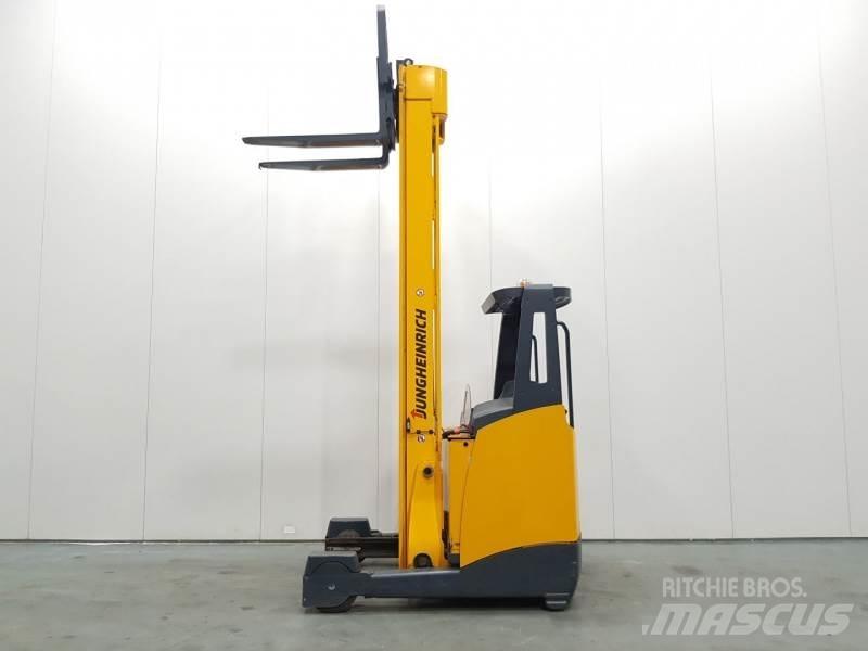 Jungheinrich ETV320 Reachtruck voor hoog niveau