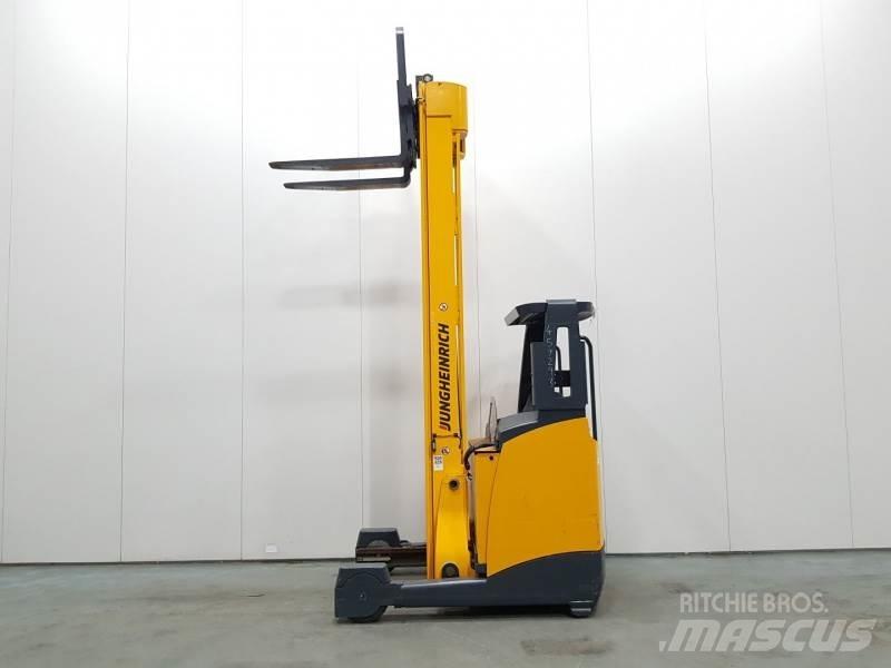 Jungheinrich ETV320 Reachtruck voor hoog niveau