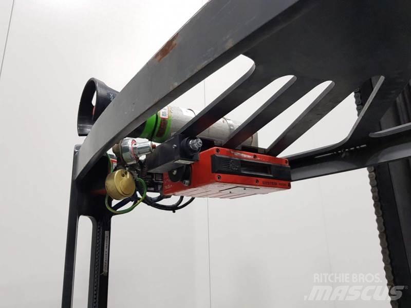 Linde R16 PYROBAN Reachtruck voor hoog niveau
