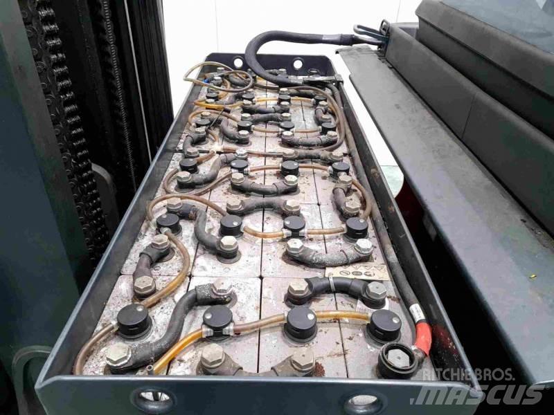 Linde R16HD-01 1120 Reachtruck voor hoog niveau