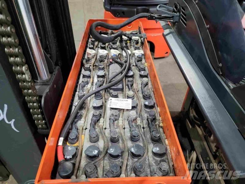 Linde R16SN-12 Reachtruck voor hoog niveau