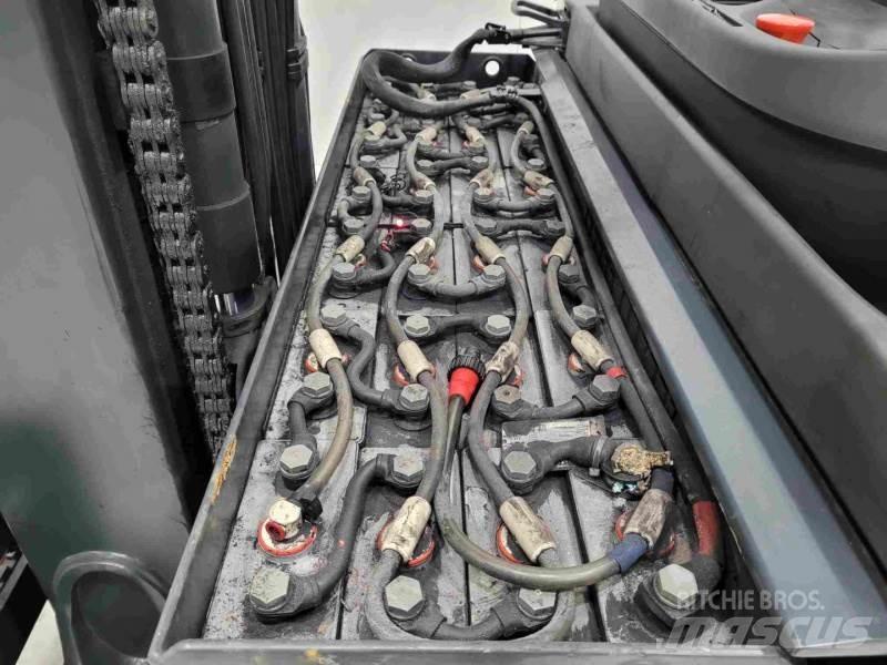 Linde R20-01 Reachtruck voor hoog niveau