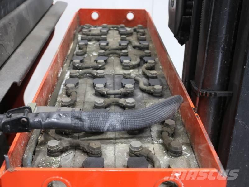 Linde R20-01 1120 RENTAL Reachtruck voor hoog niveau