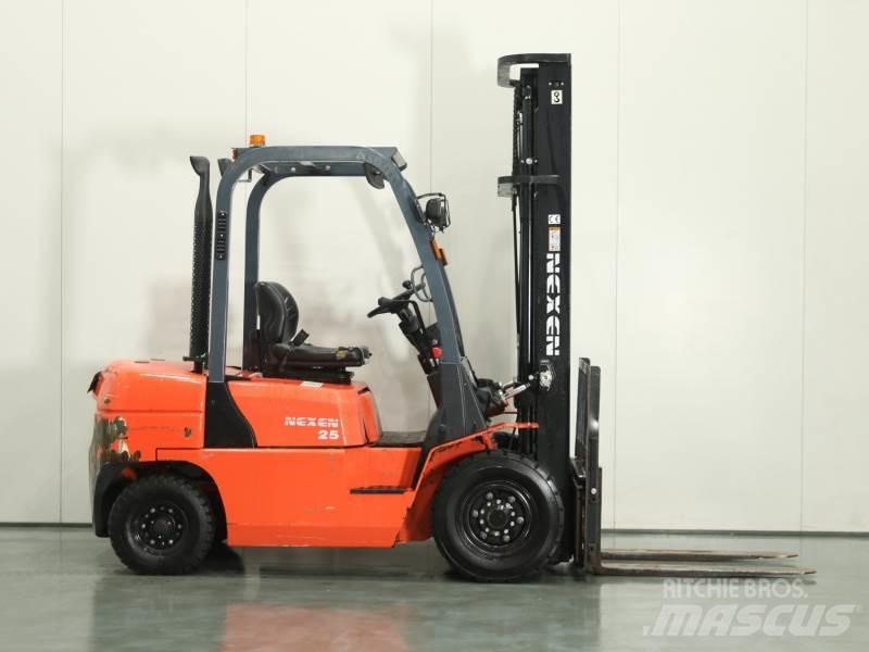 Nexen FDR25 Diesel heftrucks