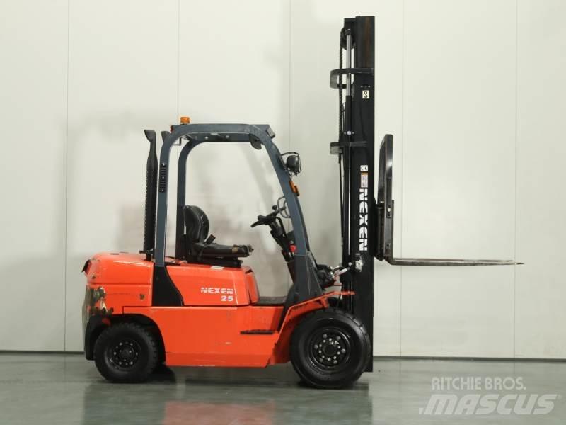 Nexen FDR25 Diesel heftrucks